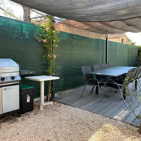 Les Jardins De La Faviere וילה *