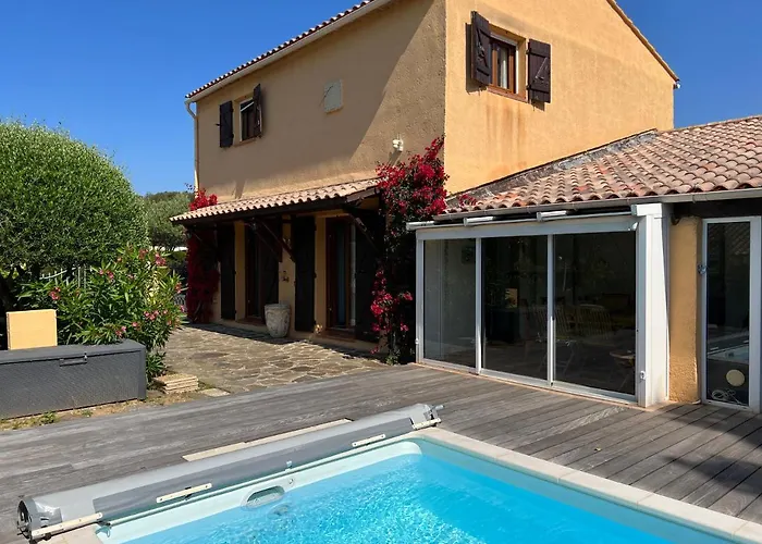 Les Jardins De La Favière Villa *